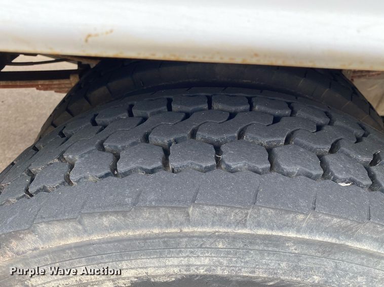 image for item MG9936 2004 Ford F550  bucket truck