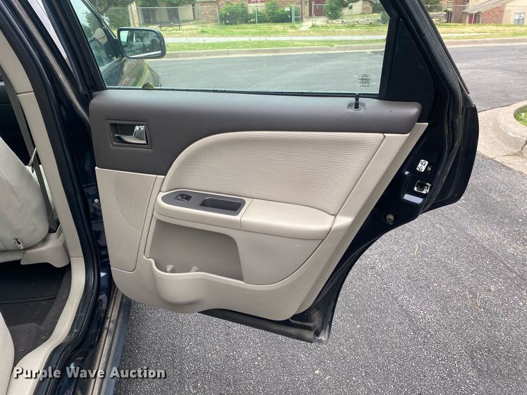 image for item MG9937 2008 Ford Taurus