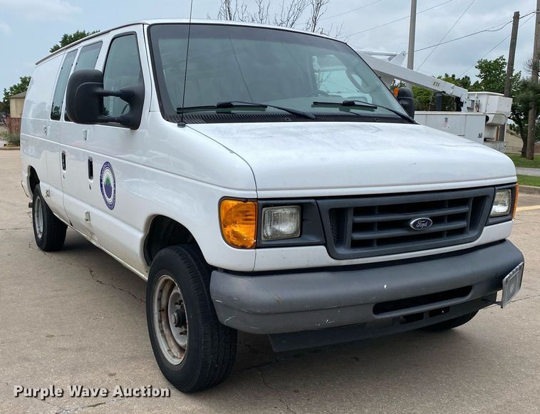 image for item MG9938 2007 Ford E150  van