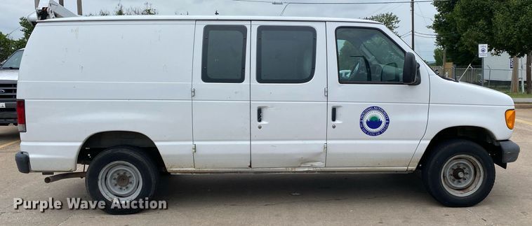 image for item MG9938 2007 Ford E150  van