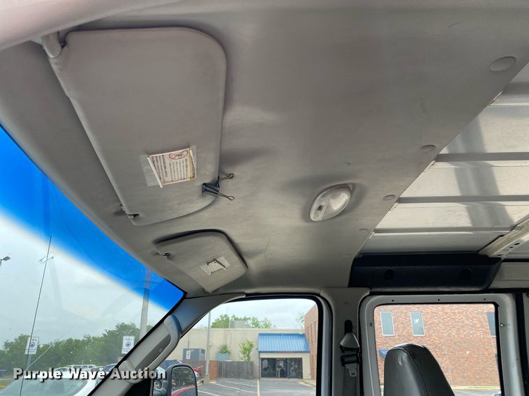 image for item MG9938 2007 Ford E150  van