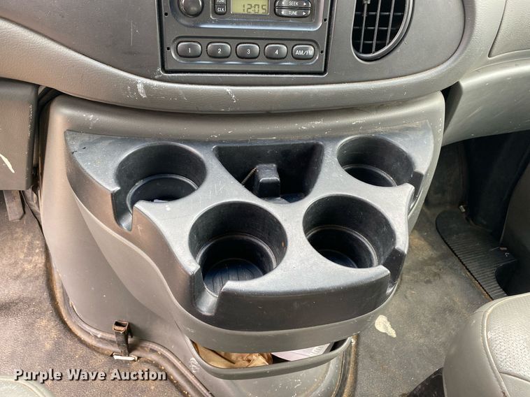 image for item MG9938 2007 Ford E150  van