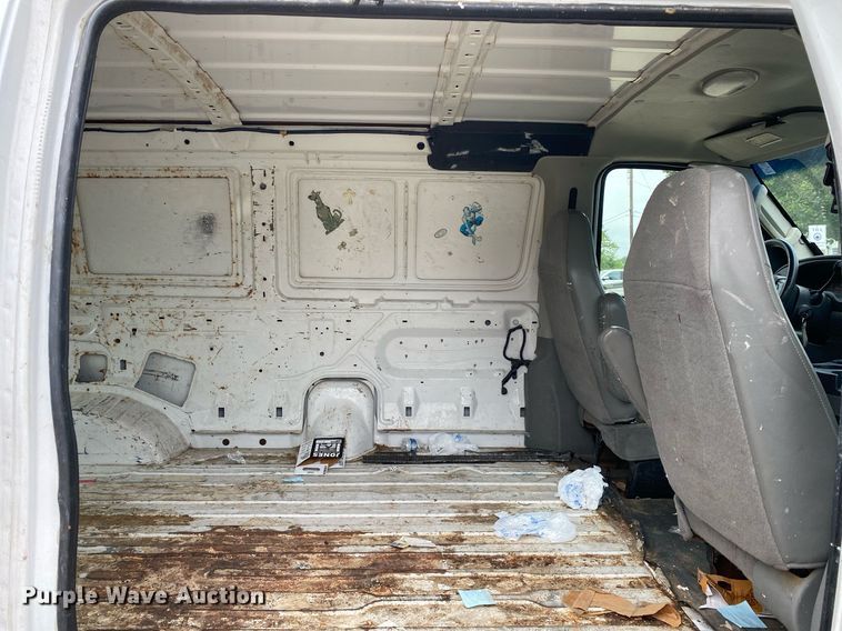 image for item MG9938 2007 Ford E150  van