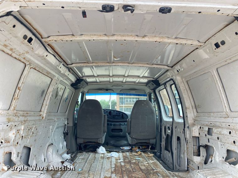 image for item MG9938 2007 Ford E150  van