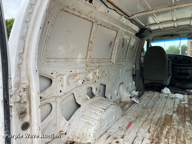 image for item MG9938 2007 Ford E150  van