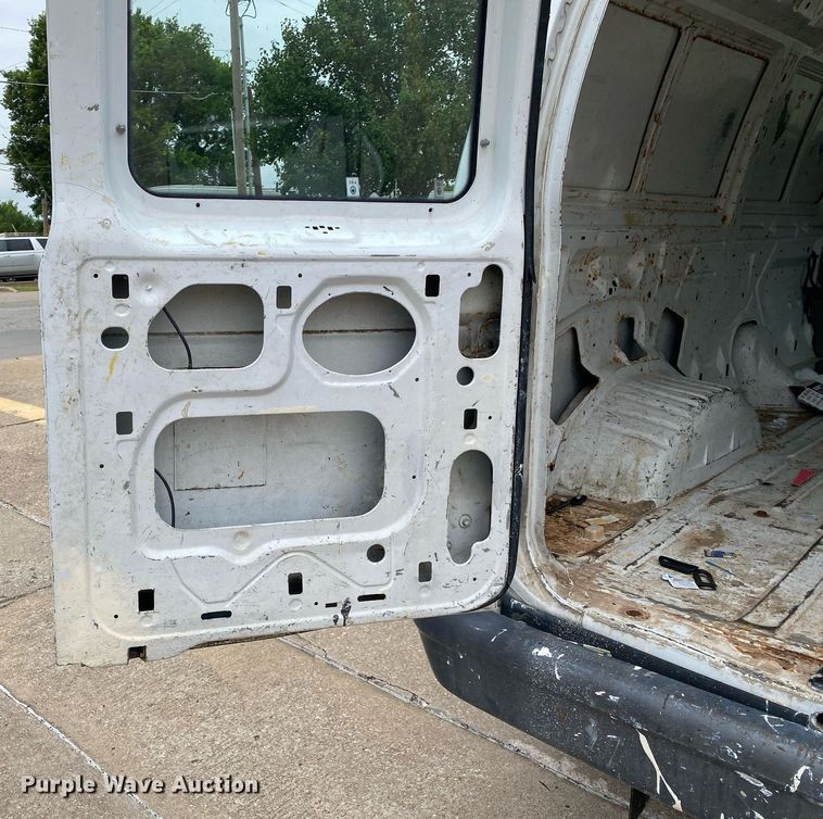 image for item MG9938 2007 Ford E150  van