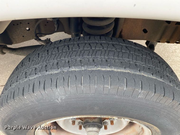 image for item MG9938 2007 Ford E150  van