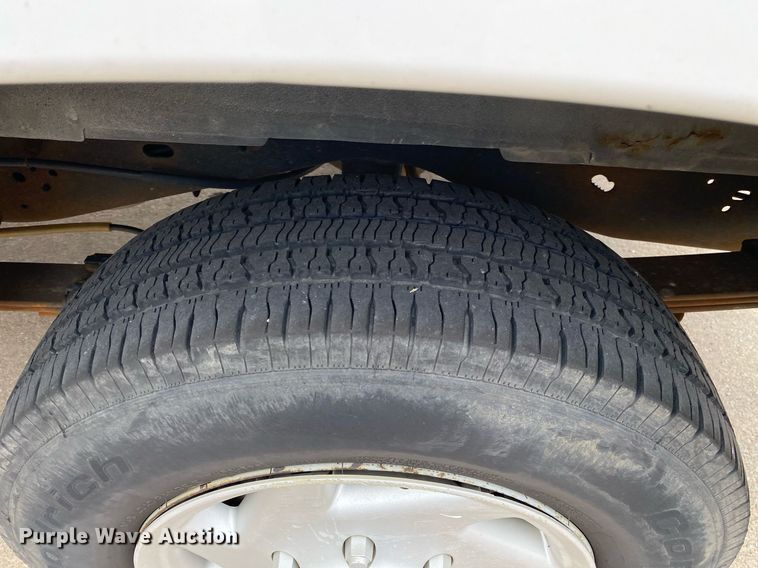 image for item MG9938 2007 Ford E150  van