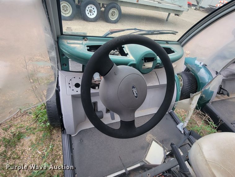 image for item ML9432 (3) 2002 Ford Think golf carts