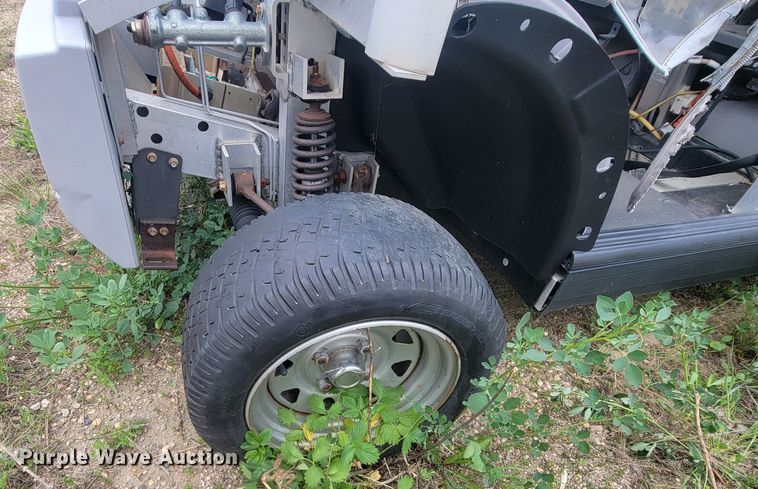 image for item ML9432 (3) 2002 Ford Think golf carts