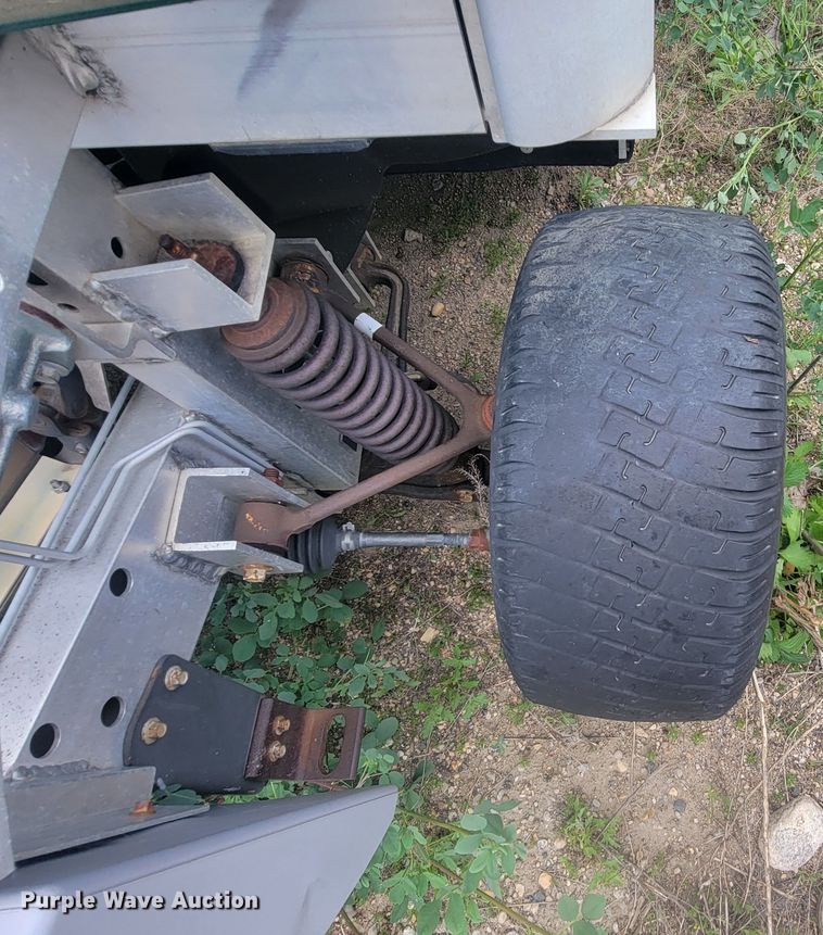 image for item ML9432 (3) 2002 Ford Think golf carts