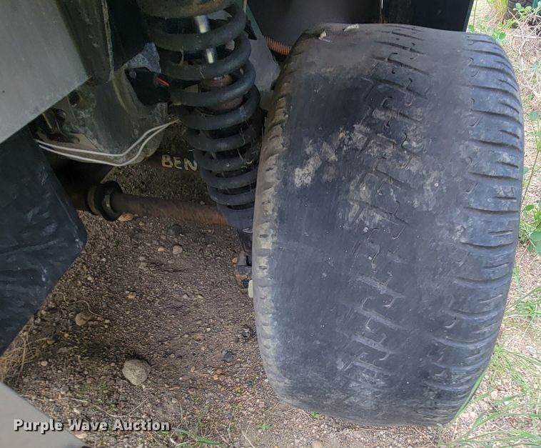 image for item ML9432 (3) 2002 Ford Think golf carts