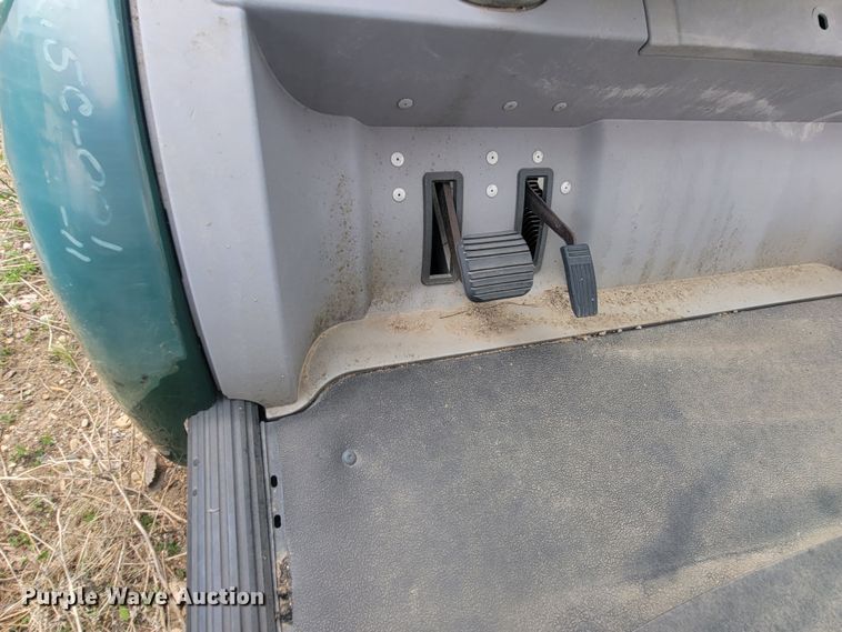 image for item ML9432 (3) 2002 Ford Think golf carts