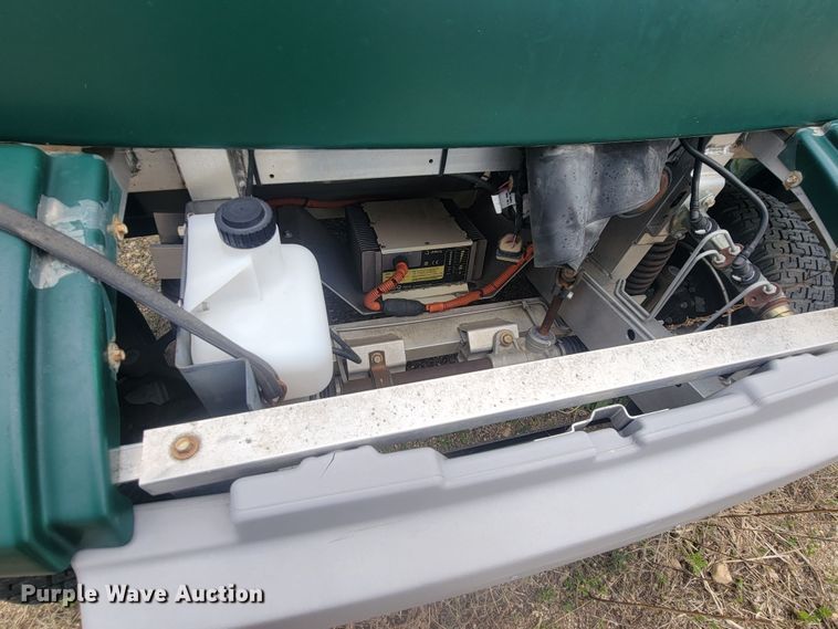 image for item ML9432 (3) 2002 Ford Think golf carts