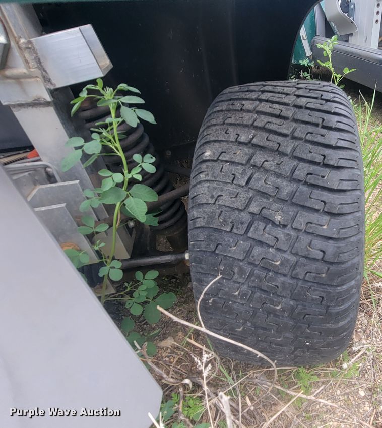 image for item ML9432 (3) 2002 Ford Think golf carts