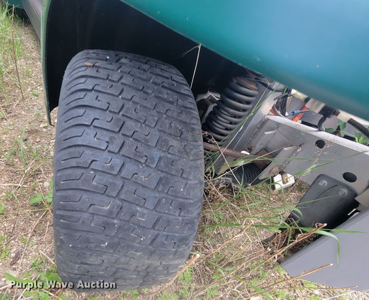 image for item ML9432 (3) 2002 Ford Think golf carts