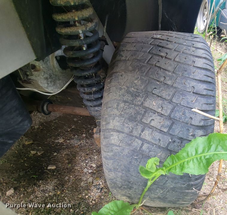 image for item ML9432 (3) 2002 Ford Think golf carts