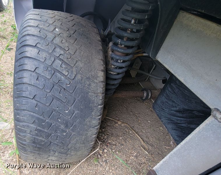 image for item ML9432 (3) 2002 Ford Think golf carts