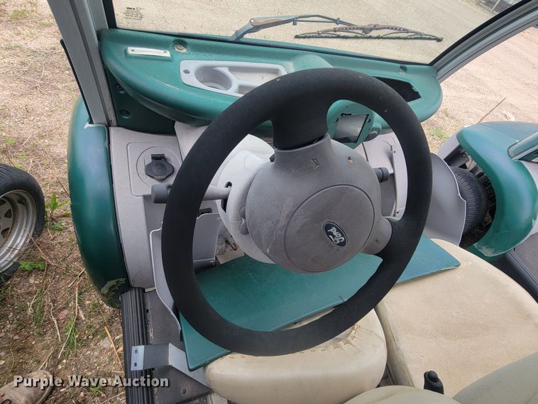image for item ML9432 (3) 2002 Ford Think golf carts
