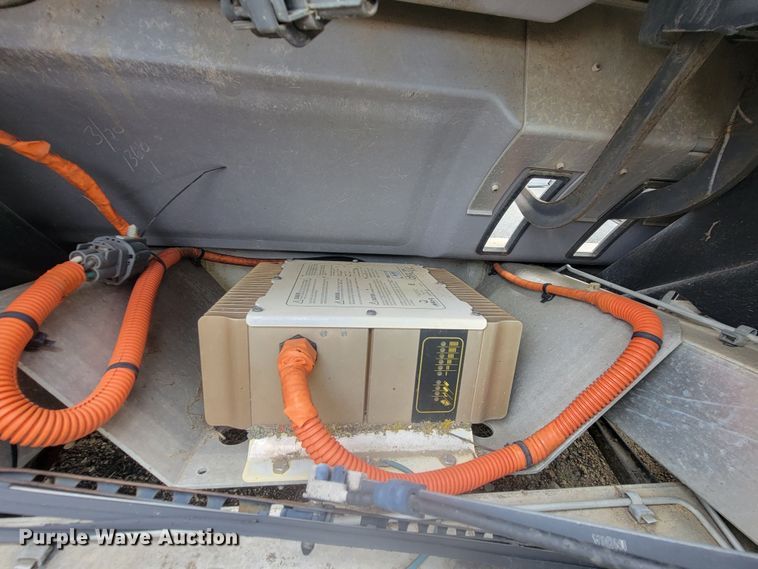 image for item ML9432 (3) 2002 Ford Think golf carts