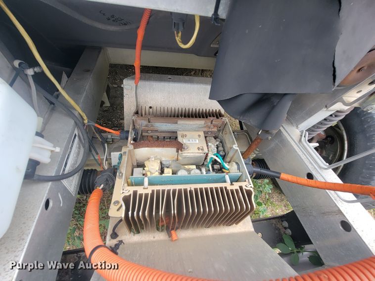 image for item ML9432 (3) 2002 Ford Think golf carts