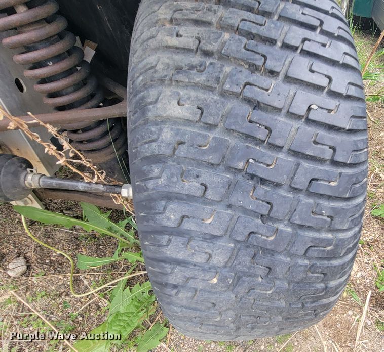 image for item ML9432 (3) 2002 Ford Think golf carts