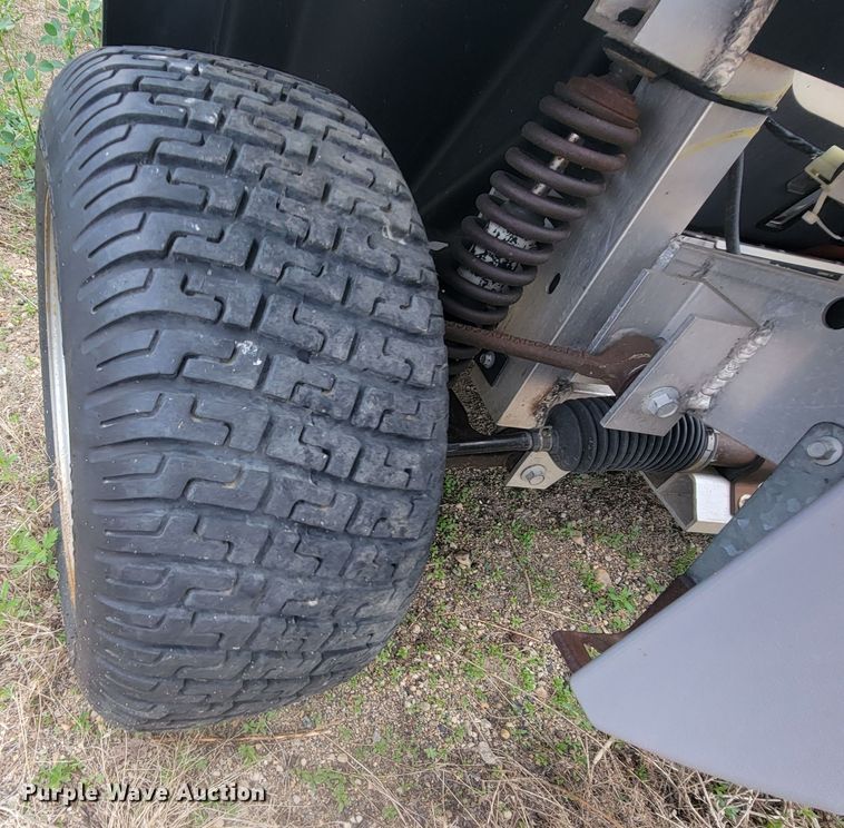 image for item ML9432 (3) 2002 Ford Think golf carts