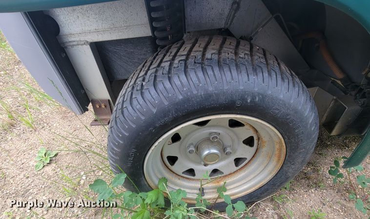 image for item ML9432 (3) 2002 Ford Think golf carts