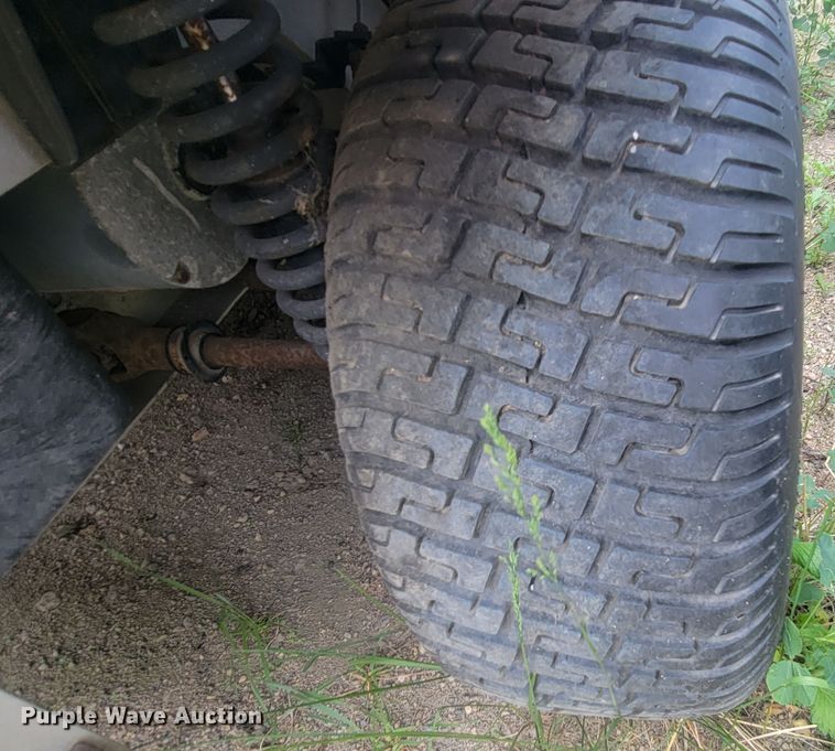 image for item ML9432 (3) 2002 Ford Think golf carts