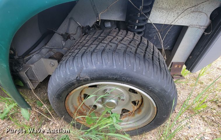 image for item ML9432 (3) 2002 Ford Think golf carts