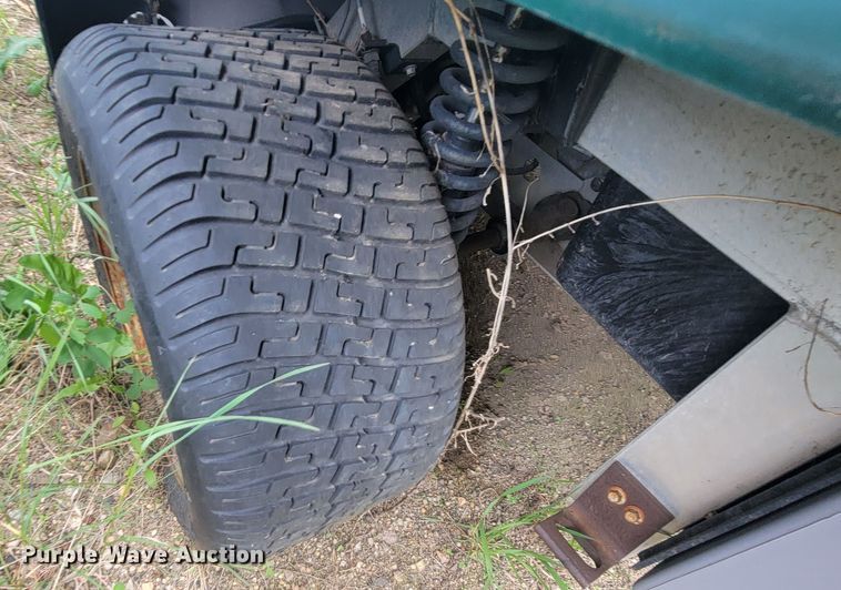 image for item ML9432 (3) 2002 Ford Think golf carts