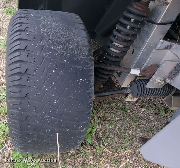 image for item ML9433 (2) 2002 Ford Think golf carts