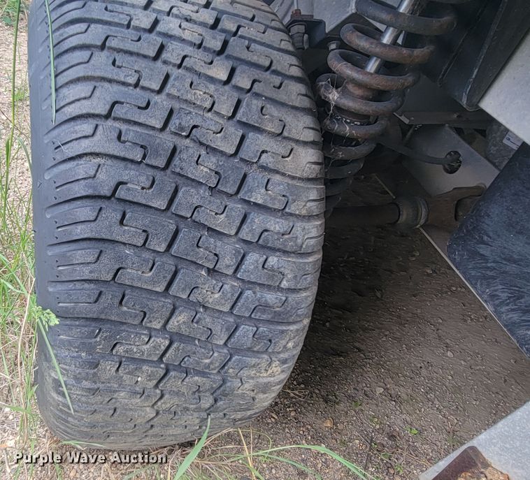 image for item ML9433 (2) 2002 Ford Think golf carts