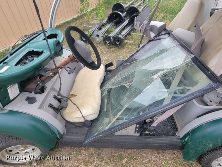 image for item ML9433 (2) 2002 Ford Think golf carts