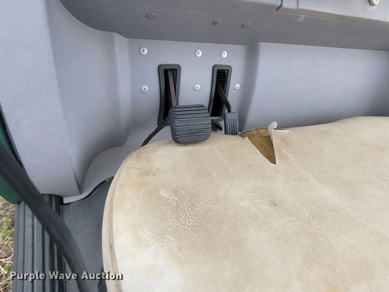 image for item ML9433 (2) 2002 Ford Think golf carts