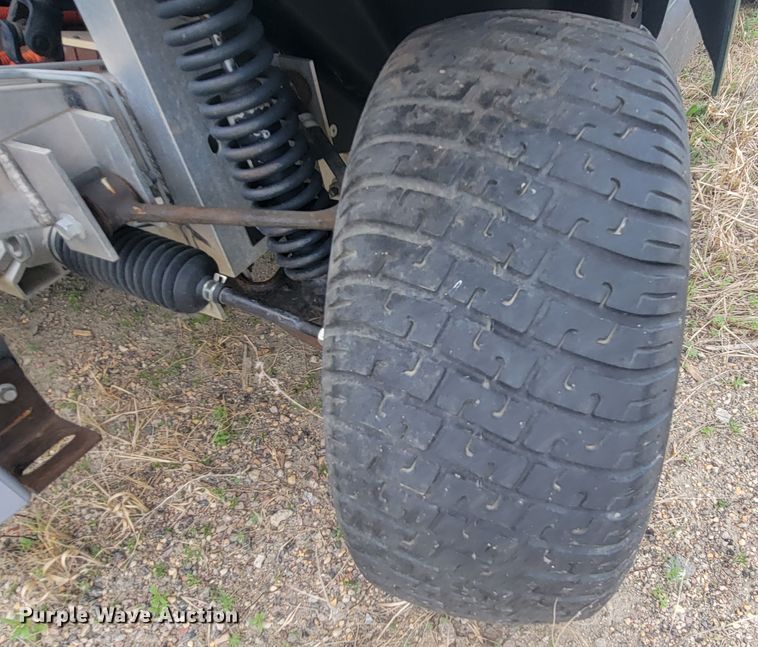 image for item ML9433 (2) 2002 Ford Think golf carts