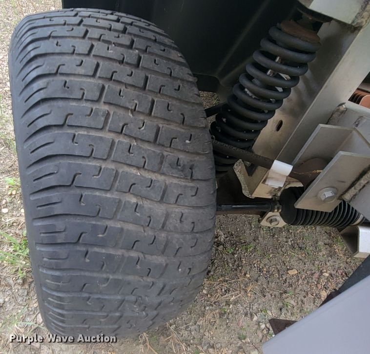 image for item ML9433 (2) 2002 Ford Think golf carts