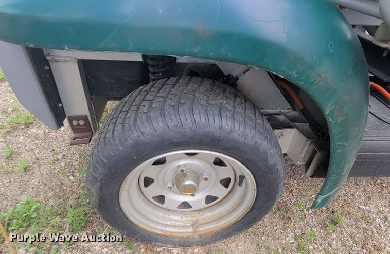 image for item ML9433 (2) 2002 Ford Think golf carts