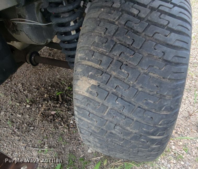 image for item ML9433 (2) 2002 Ford Think golf carts