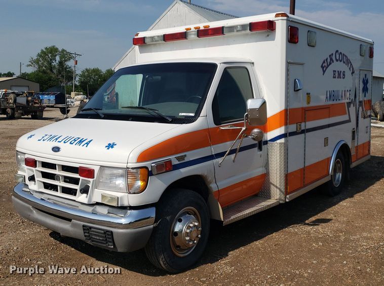 image for item MM9906 2001 Ford Econoline E350 Super Duty  ambulance