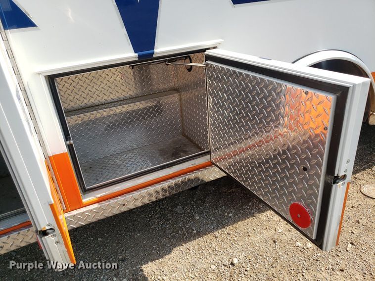 image for item MM9906 2001 Ford Econoline E350 Super Duty  ambulance