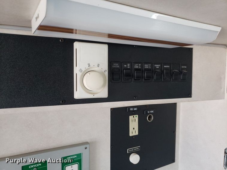 image for item MM9906 2001 Ford Econoline E350 Super Duty  ambulance