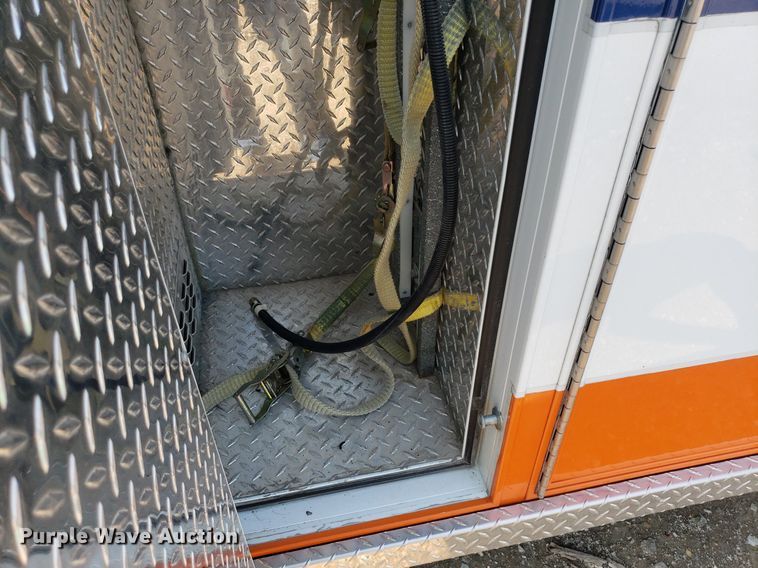 image for item MM9906 2001 Ford Econoline E350 Super Duty  ambulance