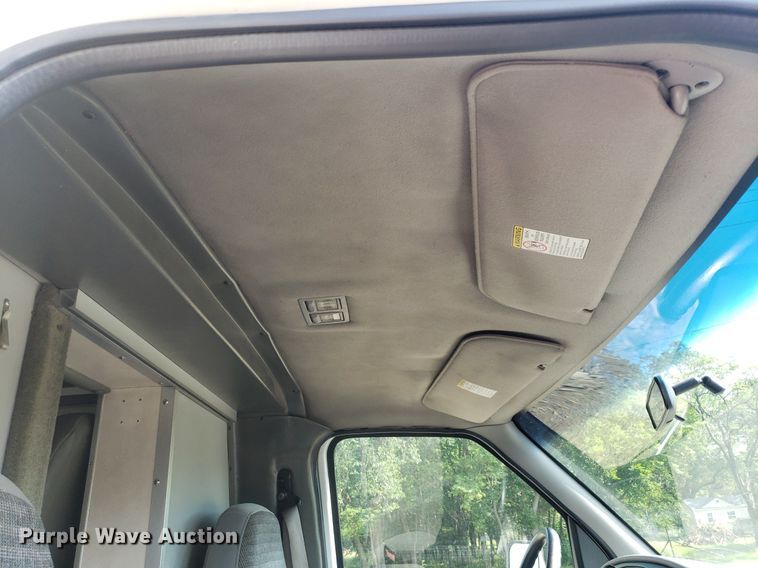 image for item MM9906 2001 Ford Econoline E350 Super Duty  ambulance