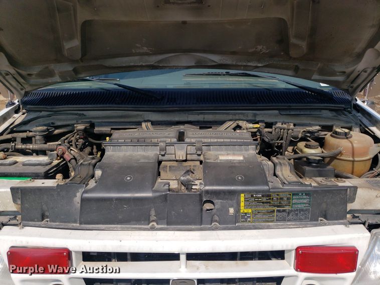 image for item MM9906 2001 Ford Econoline E350 Super Duty  ambulance