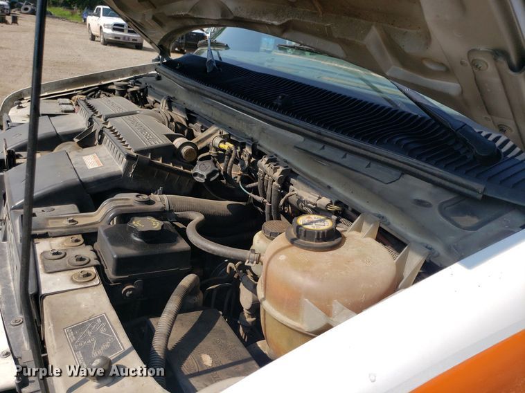 image for item MM9906 2001 Ford Econoline E350 Super Duty  ambulance