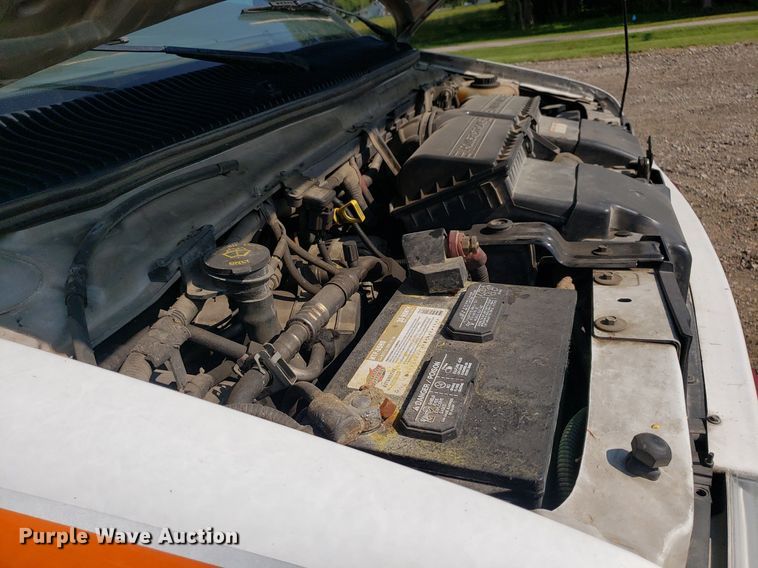 image for item MM9906 2001 Ford Econoline E350 Super Duty  ambulance