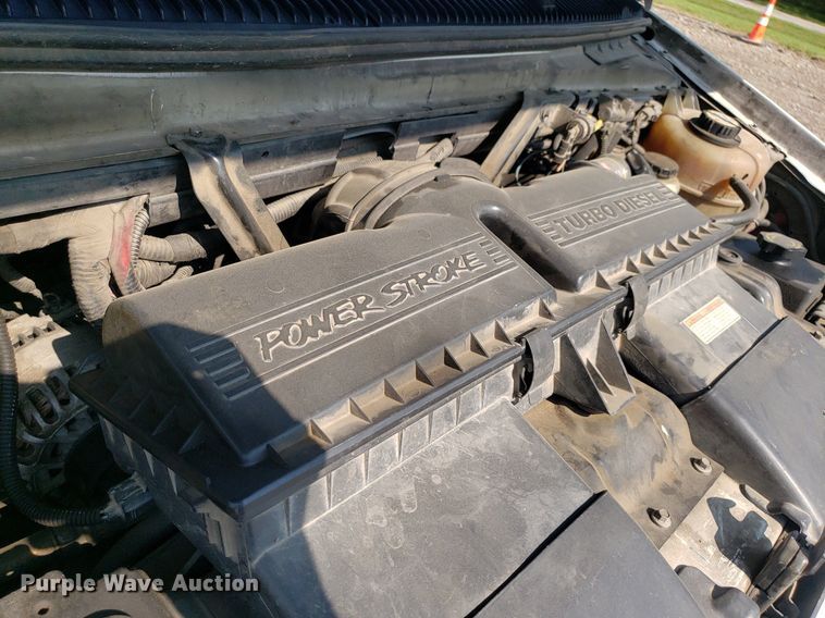 image for item MM9906 2001 Ford Econoline E350 Super Duty  ambulance