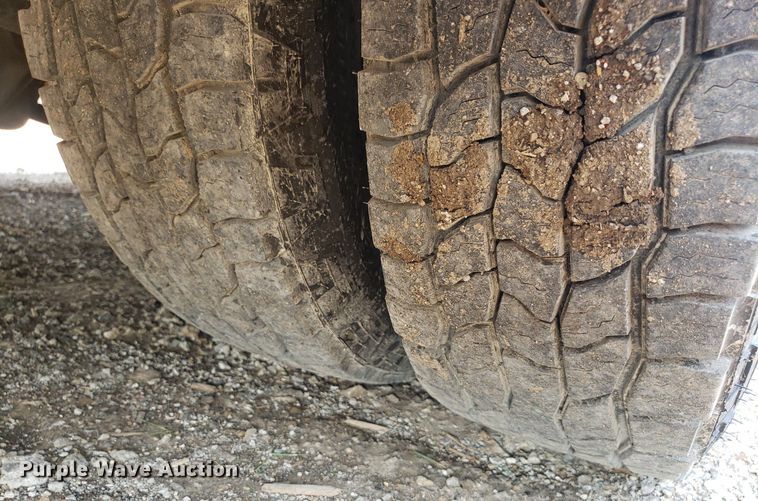 image for item MM9906 2001 Ford Econoline E350 Super Duty  ambulance