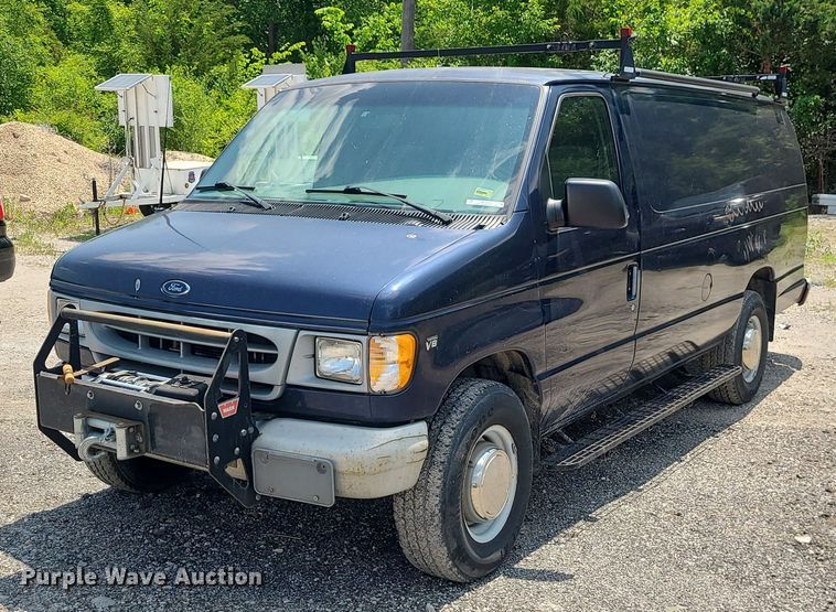 image for item MO9844 2001 Ford E350 Super Duty  van
